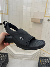 Load image into Gallery viewer, 2000s Oakley ‘Impact Crater’ Sandals - Size 7 US