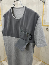 Load image into Gallery viewer, 2000s Samsonite &#39;Travel Wear&#39; Grey Wallet Pocket Tee - Size S
