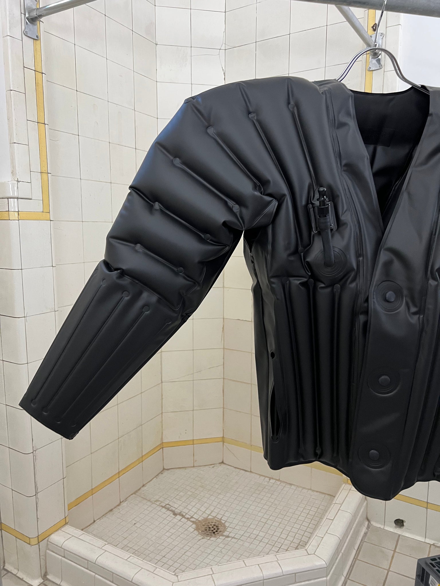 aw1987 Issey Miyake Inflatable Rubber Jacket - Size OS – Constant 