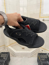 Load image into Gallery viewer, 2000s Oakley ‘Solid Smoke’ Sandals - Size 9 US
