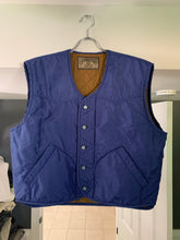 Load image into Gallery viewer, 1990s Armani Quilted Textured Nylon Vest - Size L