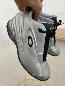 2000s Oakley ‘Redcode’ Futuristic Basketball Trainers - Size 10 US