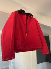 Load image into Gallery viewer, 2000s Vintage Jipijapa Red Nylon Backzip Jacket with Removable Fur Collar - Size M