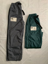 Load image into Gallery viewer, 1990s Final Home Forest Green Survival Shorts - Size M