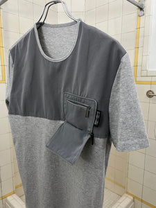 2000s Samsonite 'Travel Wear' Grey Wallet Pocket Tee - Size S