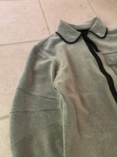 Load image into Gallery viewer, 1990s Griffin Snow Grey Micro-Fleece Jacket with Articulate Sleeves - Size L