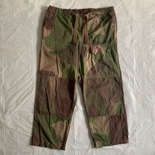 Load image into Gallery viewer, 1940s Vintage WW2 British SAS Brushed Camo Cargo Pants - Size XL