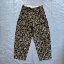 Load image into Gallery viewer, aw2011 CDGH+ Black Gobelin Tapestry Floral Double Pleated Trouser - Size S